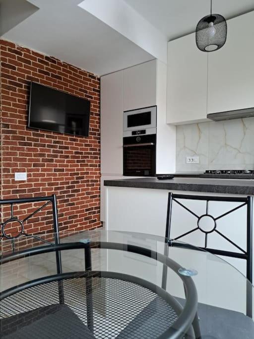 Classy Apartment With Parking In The City Center بوخارست المظهر الخارجي الصورة