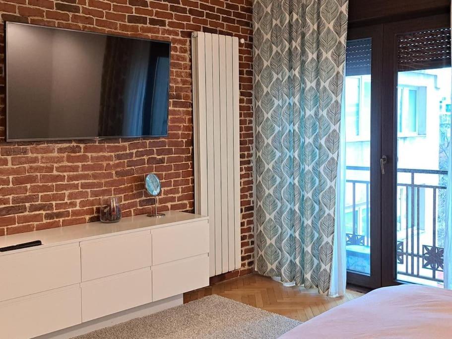 Classy Apartment With Parking In The City Center بوخارست المظهر الخارجي الصورة