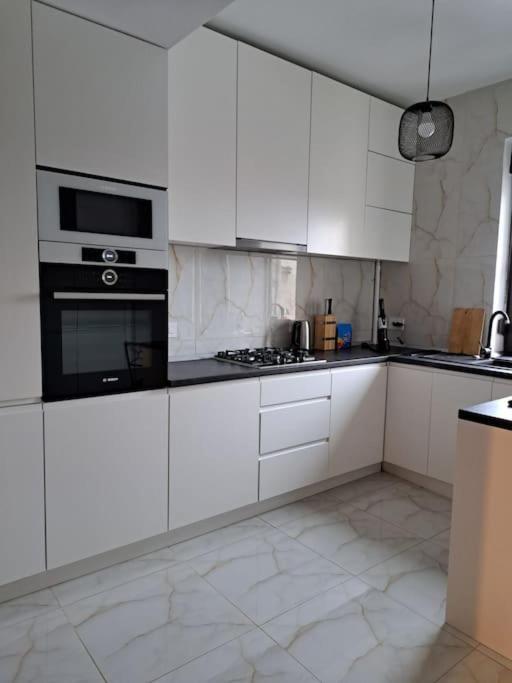 Classy Apartment With Parking In The City Center بوخارست المظهر الخارجي الصورة